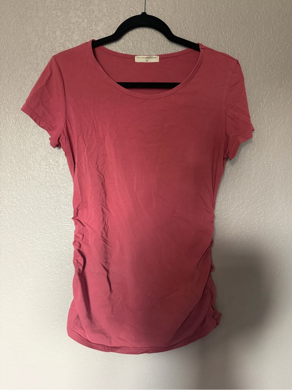Short Sleeve Scoop Neck Tee in Rose with Side Ruching